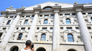 Borsa: Milano peggiora (-0,7%), pesano Iveco e Unicredit