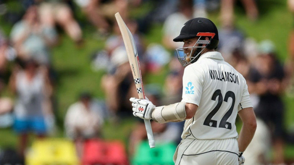 Record-breaking Williamson gives New Zealand 99-run lead at lunch