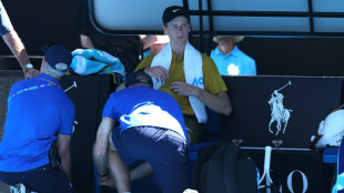 Extreme heat triggers suspension rule at baking Australian Open