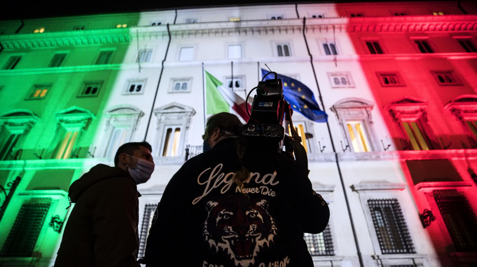 S&P alza rating Italia a BBB+ con outlook stabile