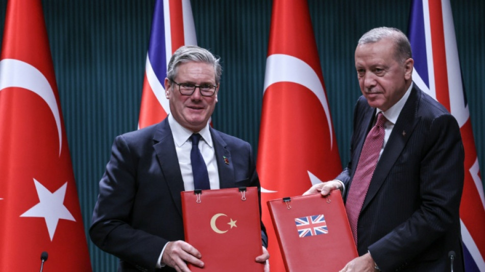 Erdogan signe avec Starmer un m&eacute;ga-contrat pour 20 Eurofighters
