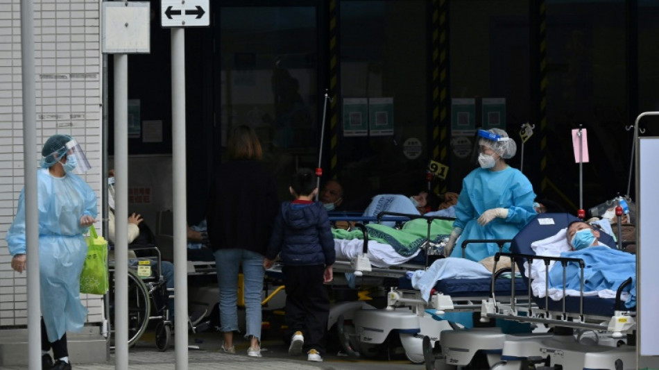 Hong Kong realizar&aacute; pruebas de covid-19 a todos sus habitantes y aplaza elecci&oacute;n de dirigente