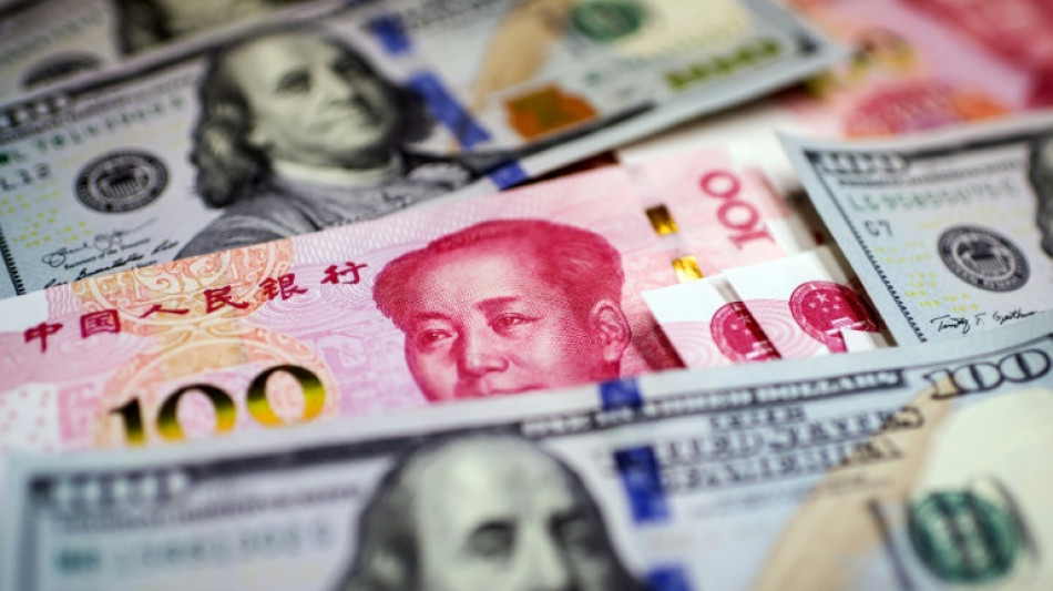El yuan chino cae a un m&iacute;nimo de 15 a&ntilde;os tras reelecci&oacute;n de Xi