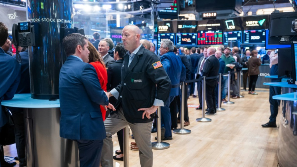 Wall Street finit sans entrain et en ordre dispers&eacute;