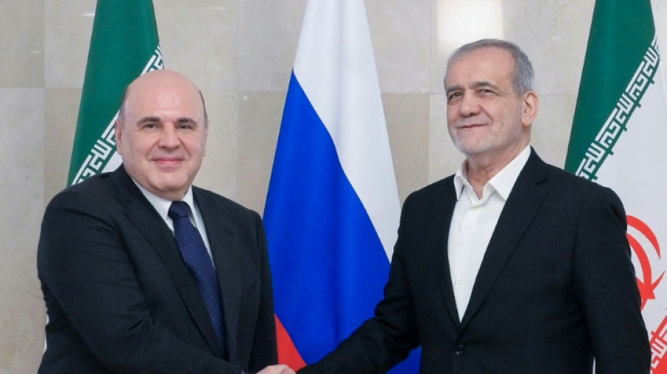 R&uacute;ssia e Ir&atilde; assinam novo pacto estrat&eacute;gico que fortalece la&ccedil;os militares e comerciais