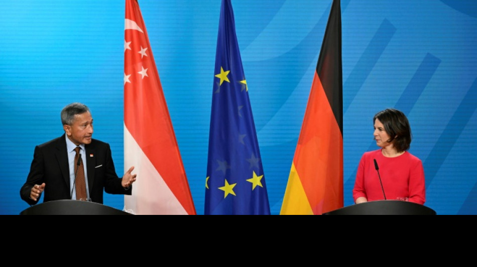 Baerbock k&uuml;ndigt weitere Waffenlieferungen an die Ukraine an