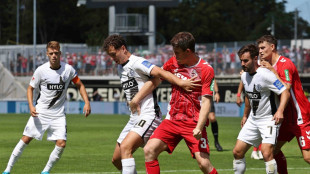 K&ouml;ln m&uuml;ht sich zu Remis in Elversberg