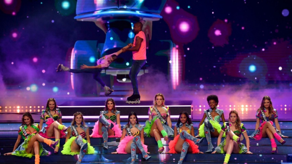 "Un conte de f&eacute;es": 5.000 fans &agrave; Dijon pour d&eacute;fendre Miss France, "reine de beaut&eacute;" contest&eacute;e