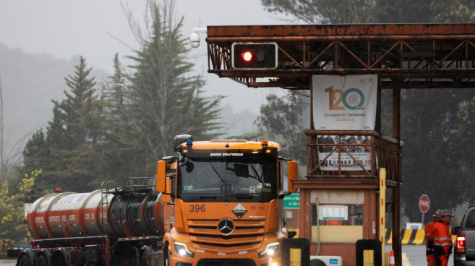 Chile paralisa mina de cobre para resgatar 5 mineiros após desmoronamento