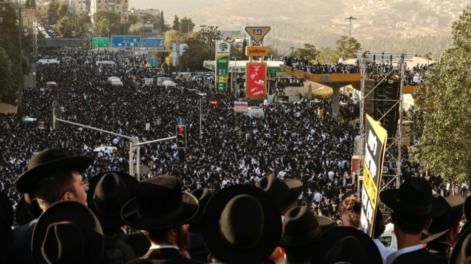 Masiva protesta de jud&iacute;os ultraortodoxos en Jerusal&eacute;n por la exenci&oacute;n del servicio militar