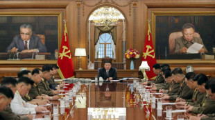 L&iacute;der norte-coreano demite comandante e pede rapidez em preparativos para guerra