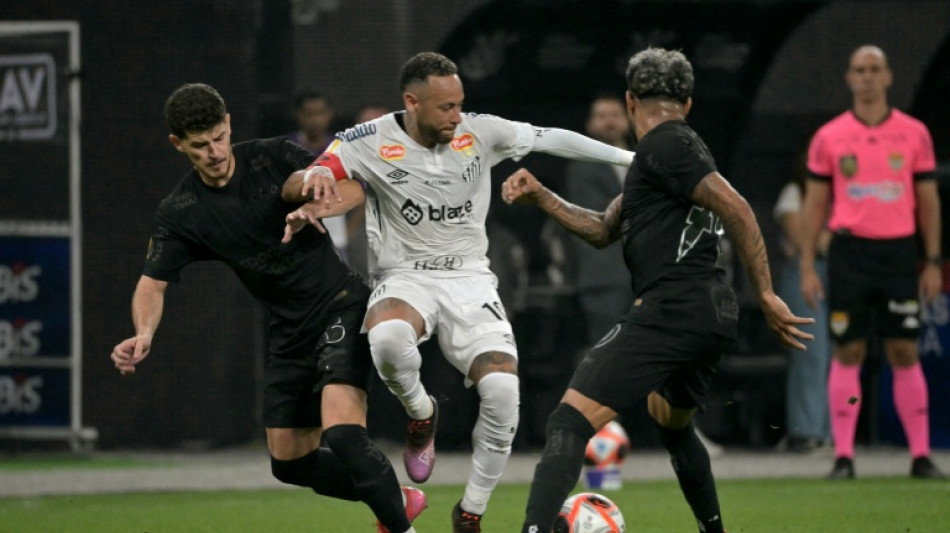 Dirigente do Santos d&aacute; voto de confian&ccedil;a a Neymar: 'G&ecirc;nio incompreendido'