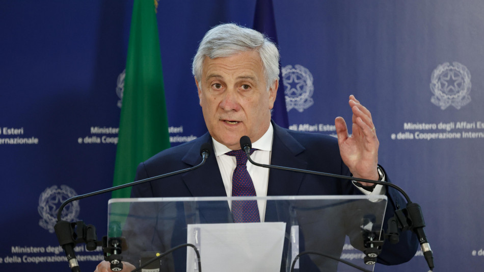Tajani, 'chi pu&ograve; lasci il Libano, massima prudenza'