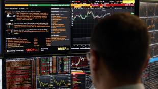 L'argento sfiora gli 83 dollari poi ripiega su quota 80