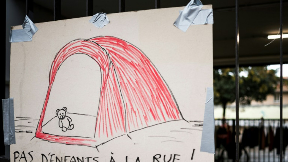 Mais de 2.000 crian&ccedil;as dormem nas ruas na Fran&ccedil;a, situa&ccedil;&atilde;o 'inadmiss&iacute;vel' para o Unicef