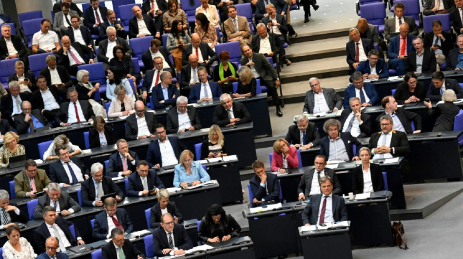 Bundestag ber&auml;t &uuml;ber neues Aufenthaltsrecht und Entlastung von Pflegekr&auml;ften