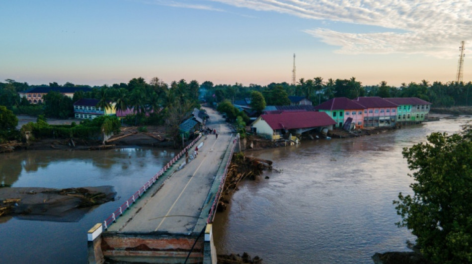 Inundações devastadoras deixam mais de mil mortos na Ásia