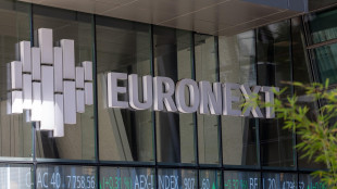 Borsa: Milano apre in rialzo (+0,65%), finanziari sotto i riflettori