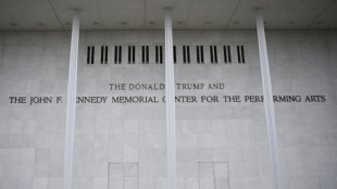 Juiz ordena que Trump retire seu nome do Kennedy Center 