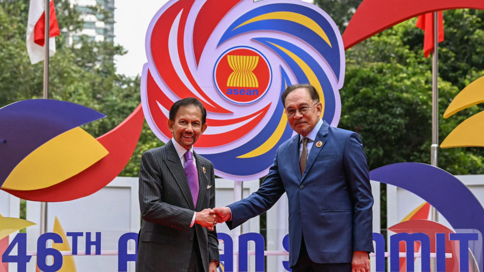 Il sultano del Brunei ricoverato per esaurimento a Kuala Lumpur