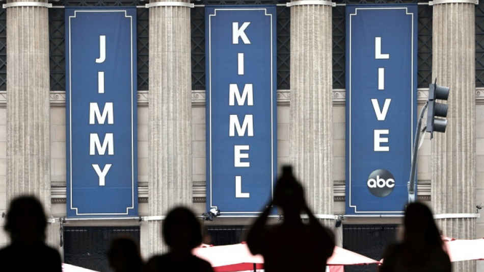 Gigantes de medios de EEUU ceden a presiones de Trump por c&aacute;lculo econ&oacute;mico