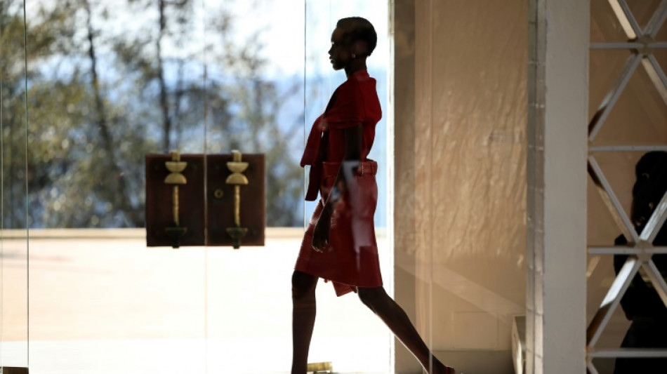 Jacquemus, "l&agrave; o&ugrave; il doit &ecirc;tre", se recentre sur le v&ecirc;tement au sommet du glamour 