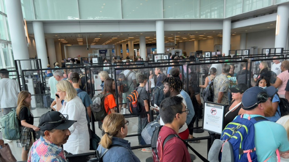 Aerol&iacute;neas de EEUU obtienen beneficios, pero luchan para aumentar su capacidad