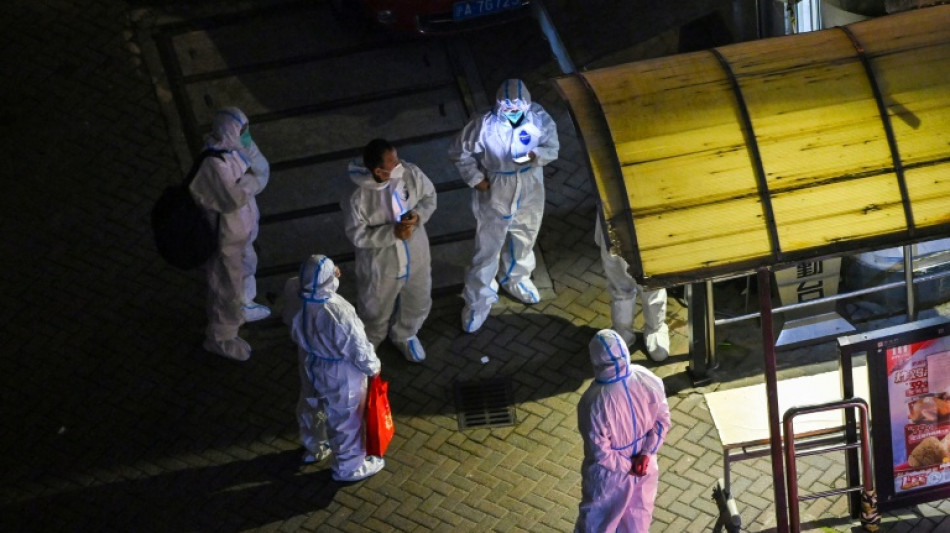 Chine: des &eacute;tudiants confin&eacute;s manifestent, le z&eacute;ro Covid encore assoupli