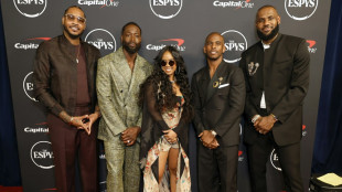 Kein R&uuml;cktritt: NBA-Star James spielt weiter