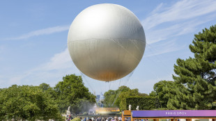 Macron, la mongolfiera olimpica torner&agrave; nel cielo di Parigi
