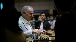 Ukraine: Garry Kasparov appelle &agrave; "exclure la Russie des march&eacute;s financiers"