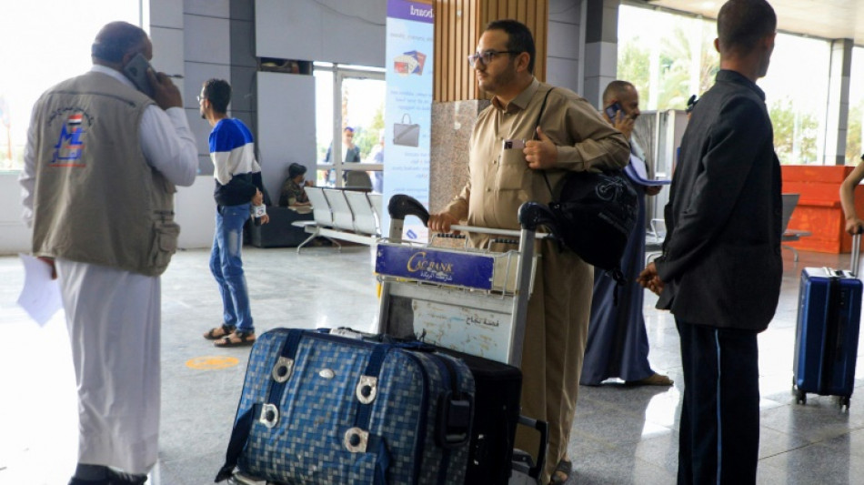 Primeiro voo comercial desde 2016 decola da capital do I&ecirc;men para a Ar&aacute;bia Saudita