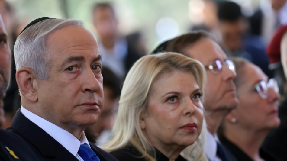 Esposa de Netanyahu est&aacute; sob investiga&ccedil;&atilde;o criminal, anuncia MP israelense 