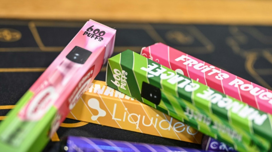 Tabac: des parlementaires veulent &eacute;teindre les "puffs"