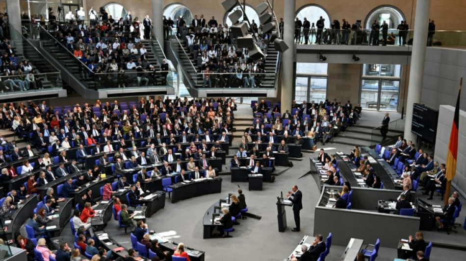 Bundestag beschlie&szlig;t historische Grundgesetz&auml;nderungen f&uuml;r Finanzpaket