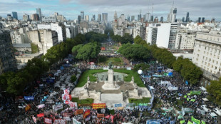 Milei afronta tercera huelga general en Argentina a la espera de acuerdo con FMI