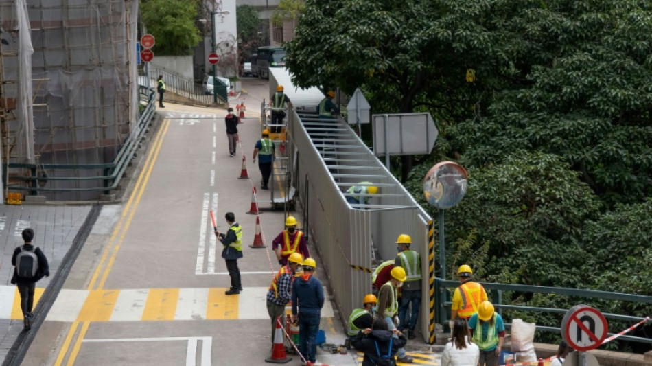 Universit&auml;t in Hongkong deckt Schriftzug zum Gedenken an Tiananmen-Proteste zu