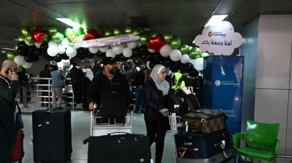 Syrie: reprise dans la liesse des vols internationaux &agrave; l'a&eacute;roport de Damas