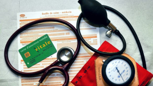 En camping-car, deux soignants nomades apportent une "bouff&eacute;e d'air" dans les d&eacute;serts m&eacute;dicaux