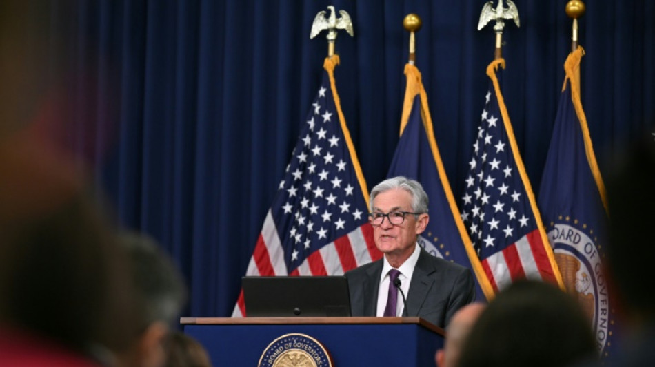 Fed mantiene tasas pero degrada pron&oacute;sticos de crecimiento e inflaci&oacute;n en EEUU