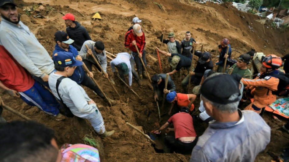 Deslizamento de terra deixa 10 mortos na Colômbia