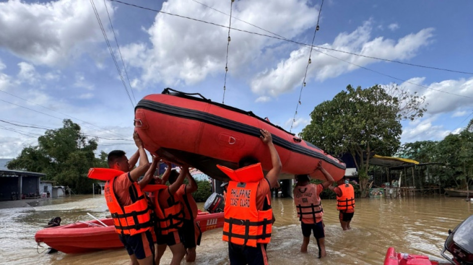 Philippines: le typhon Fung-wong fait 25 morts, Taïwan en alerte