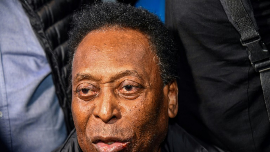 Pel&eacute; remercie pour les messages de soutien li&eacute;s &agrave; une visite m&eacute;dicale "de routine"