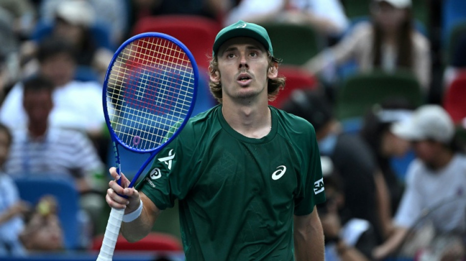 De Minaur, Rinderknech through to Shanghai quarter-finals