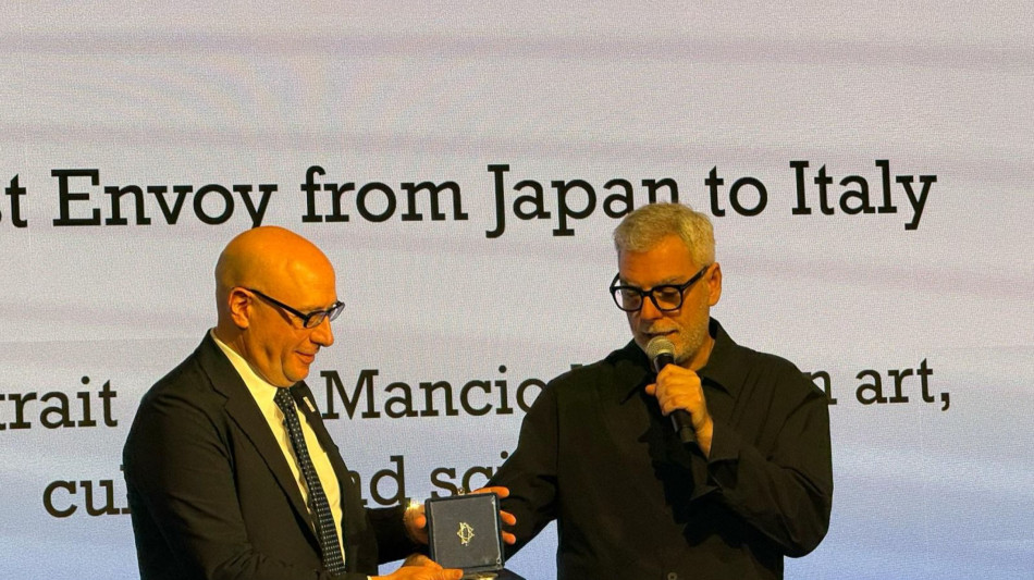 Mollicone consegna a Vattani medaglia per il Padiglione Italia