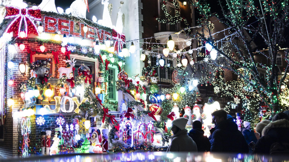 Dazi Usa fanno impennare prezzi decori natalizi,stop ordini Cina