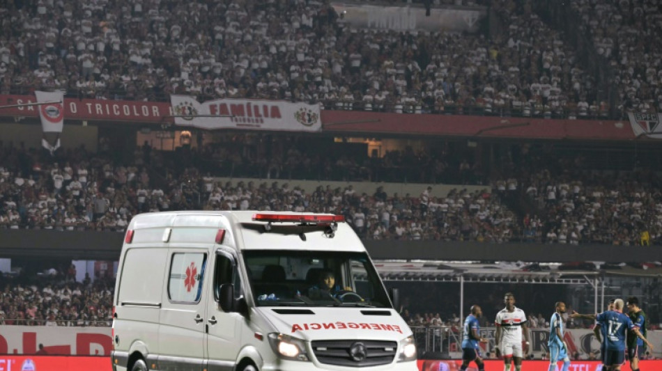 Jogador uruguaio est&aacute; 'est&aacute;vel' ap&oacute;s sofrer arritmia em duelo da Libertadores em S&atilde;o Paulo