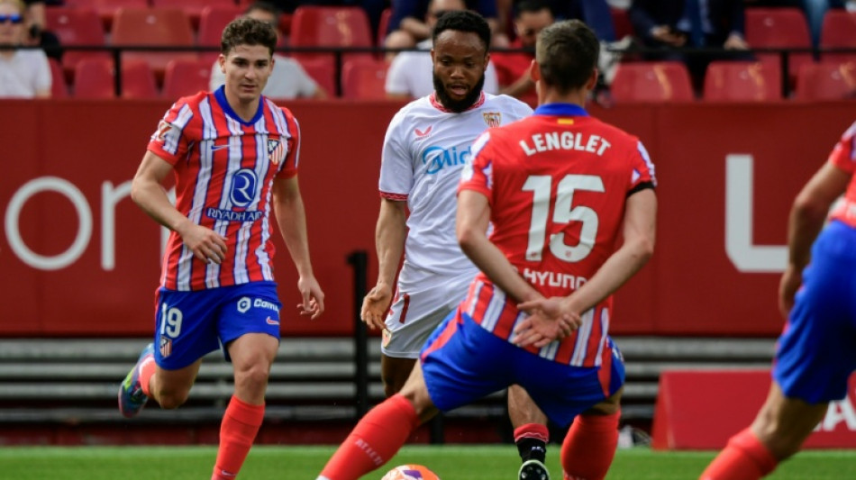 Atl&eacute;tico de Madrid vence Sevilla nos acr&eacute;scimos (2-1) e segue vivo no Espanhol