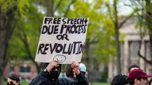 A Harvard, la fierté et la peur face à la "guerre éclair" de Trump