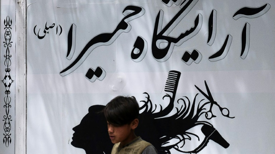 Afghanistan: les autorit&eacute;s talibanes ordonnent la fermeture des salons de beaut&eacute;